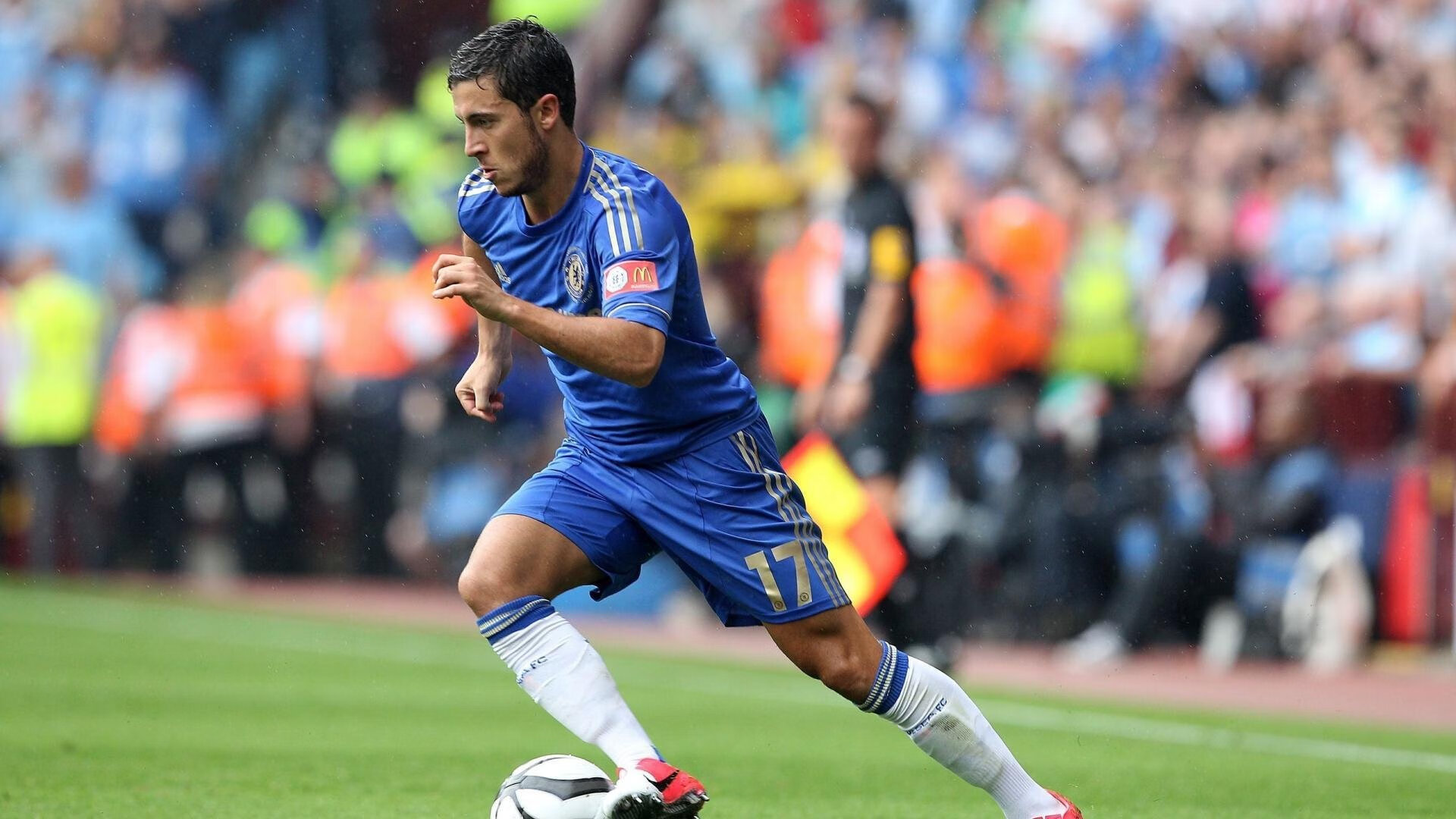 国际足球裁判执法标准升级，公正公开成为主旋律，足球裁判执法规则