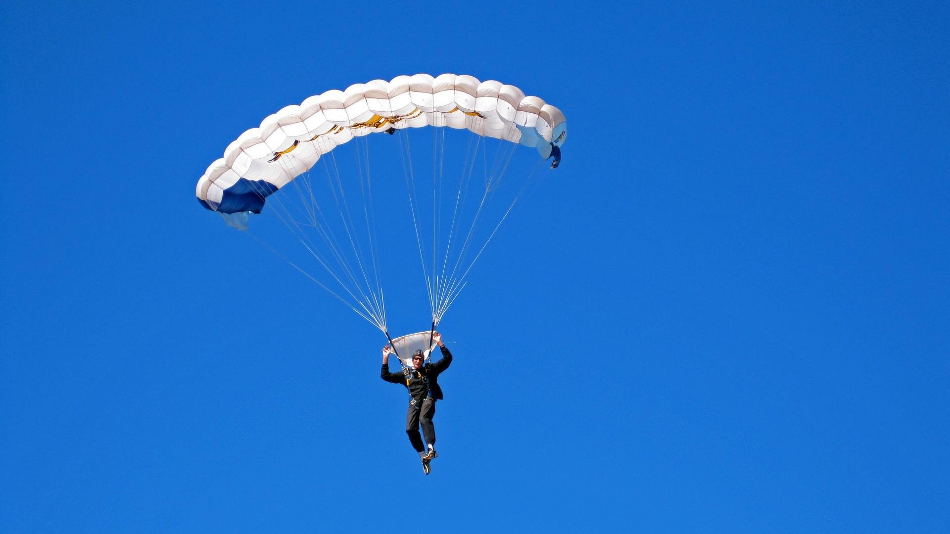 湖人二队训练赛意外爆发冲突，湖人二轮签